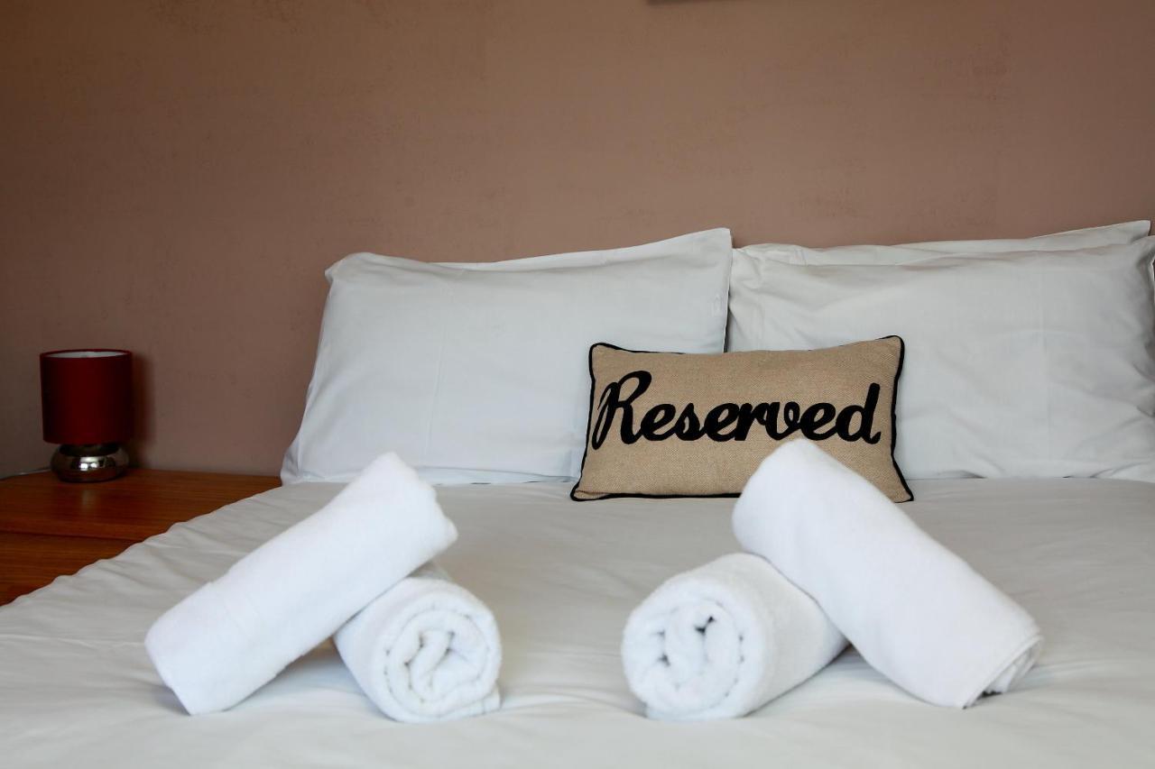 Hampton Court Hotel East Molesey Kültér fotó