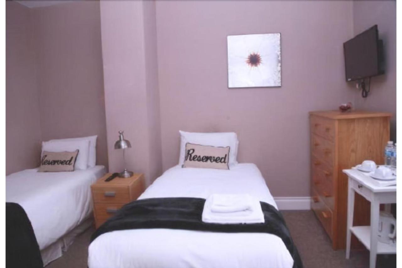 Hampton Court Hotel East Molesey Kültér fotó